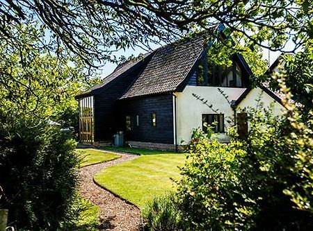 Oak Farm Barn Hotel Beyton Exterior photo